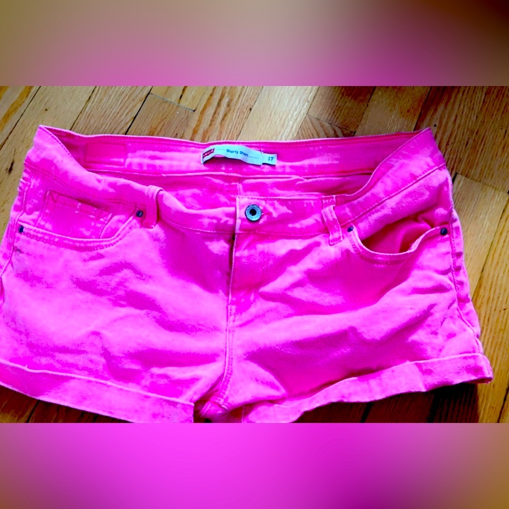 Levi’s Shorty Short